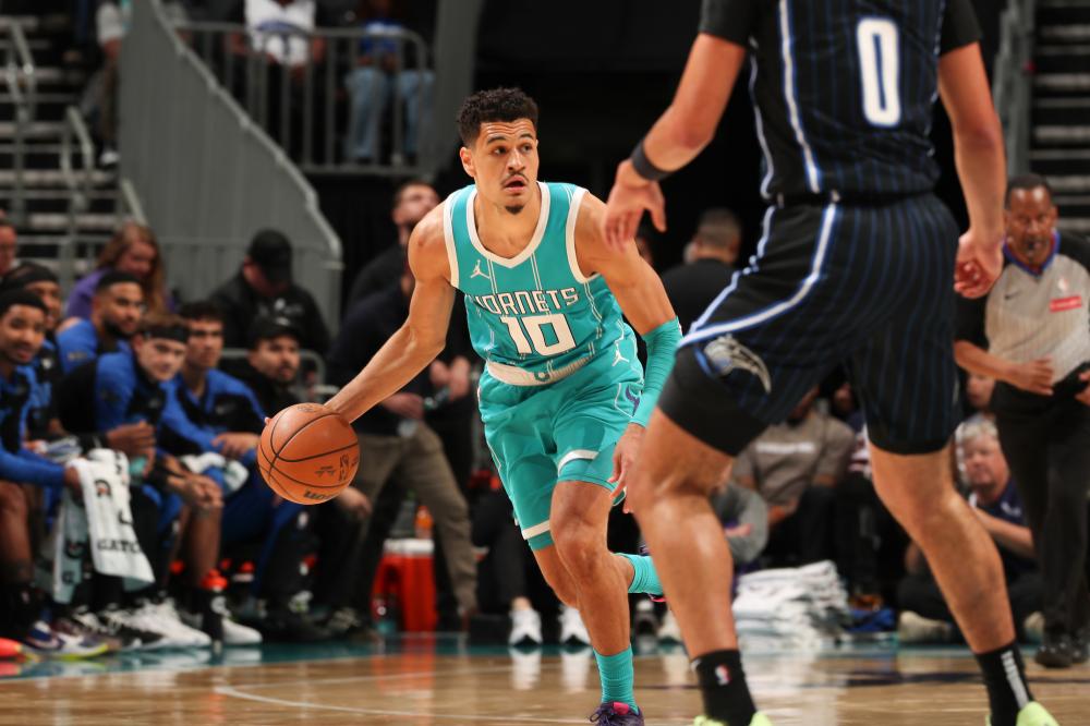 束了他在海 束了他在海